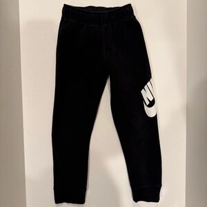 Nike Little Boys Club Black Large Logo Fleece Joggers Size 7